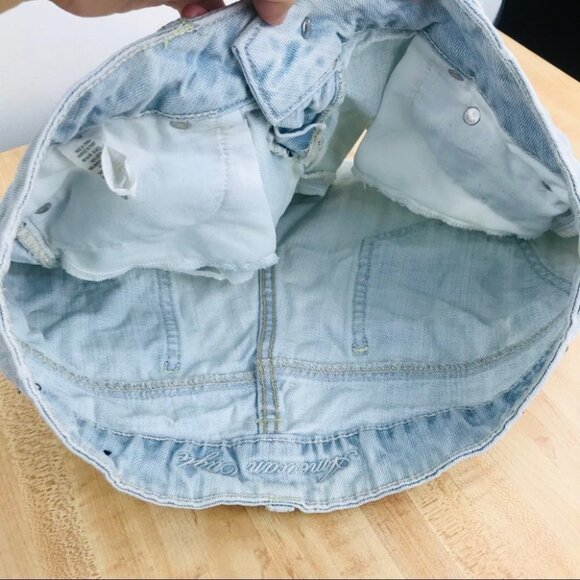 American Eagle Light wash distressed Denim short women Size 4 - Picture 16 of 16